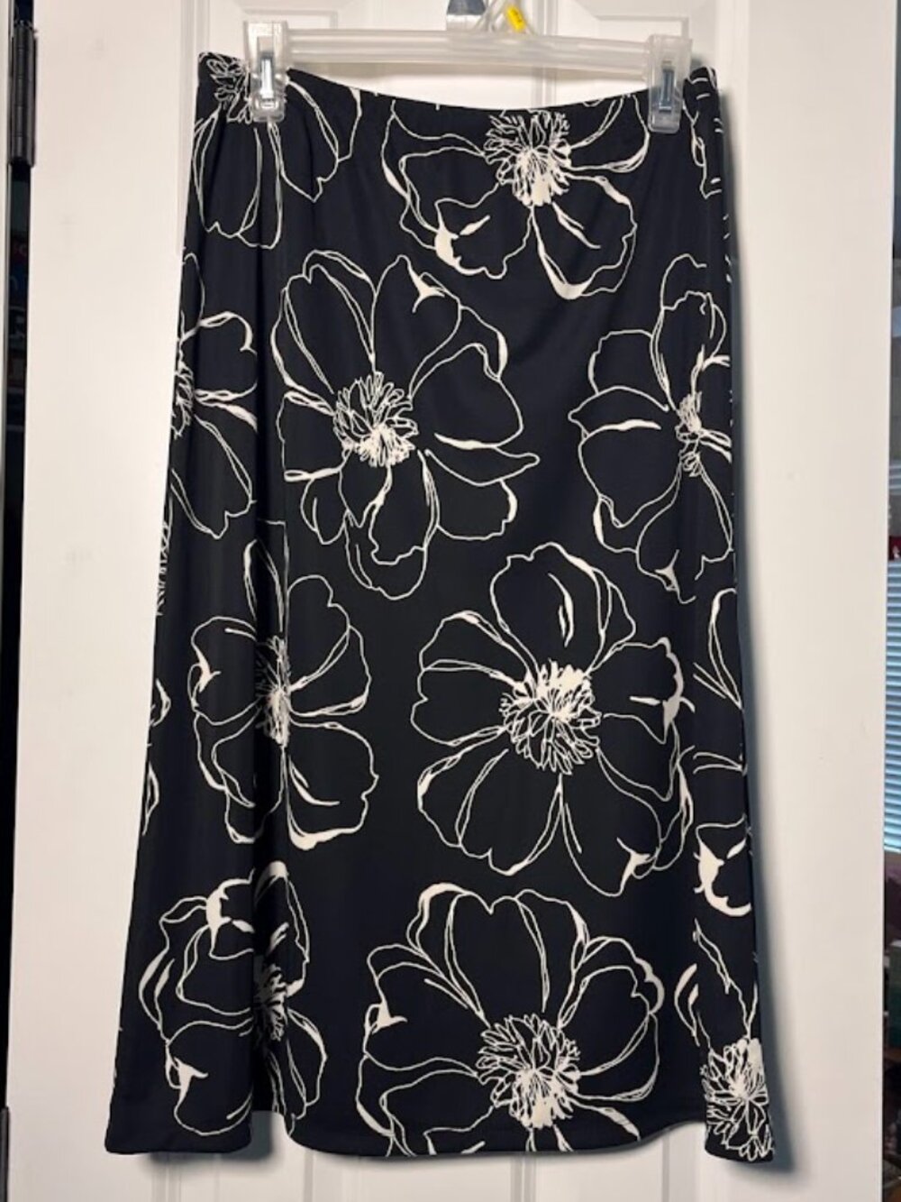 EVAN-PICONE Vintage Black White Floral Print Midi Skirt Medium